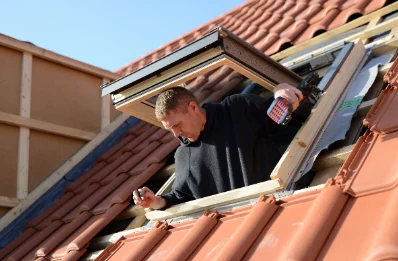 Pose de fenêtres de toit Velux à Monfréville
